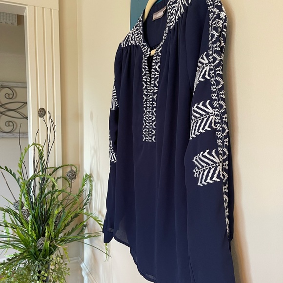 Addie Stitched 🧵 Navy Blue Blouse | SIZE Medium (8-10) - Picture 3 of 9